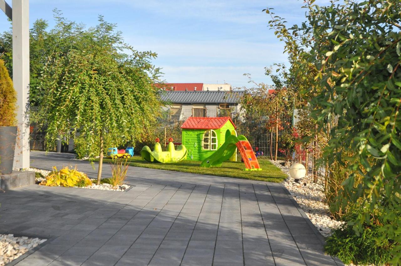 Willa Dobrylko II -Apartamenty Rewa Exterior photo